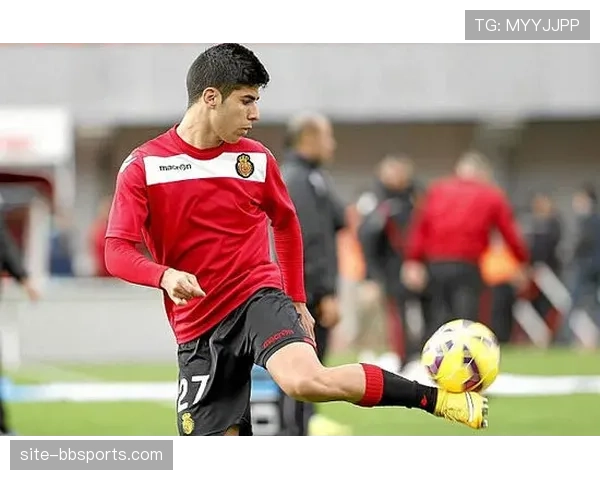 巴黎边锋登贝莱年薪1800万欧 欧冠冠军阵容薪资最高球员